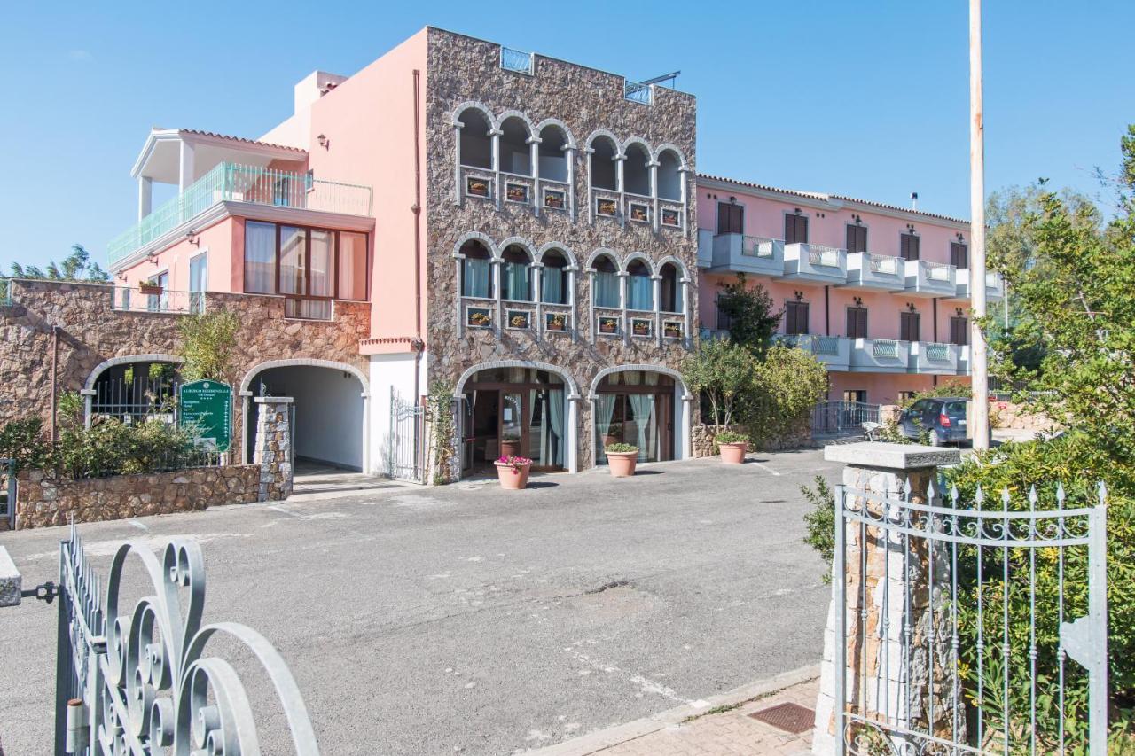 Residenza Gli Ontani Hotel Orosei Bagian luar foto