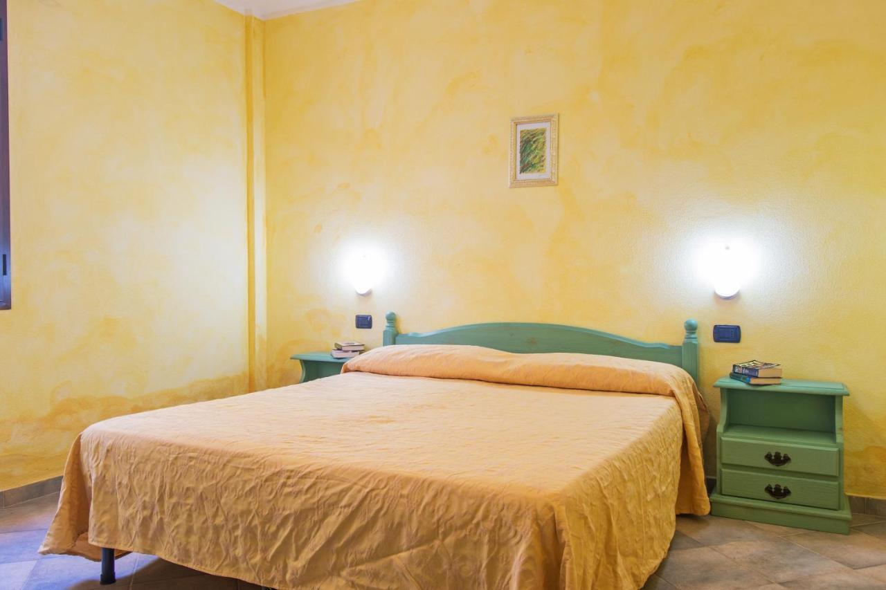 Residenza Gli Ontani Hotel Orosei Bagian luar foto