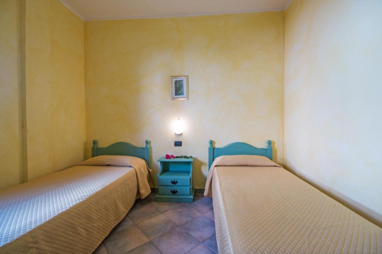 Residenza Gli Ontani Hotel Orosei Bagian luar foto