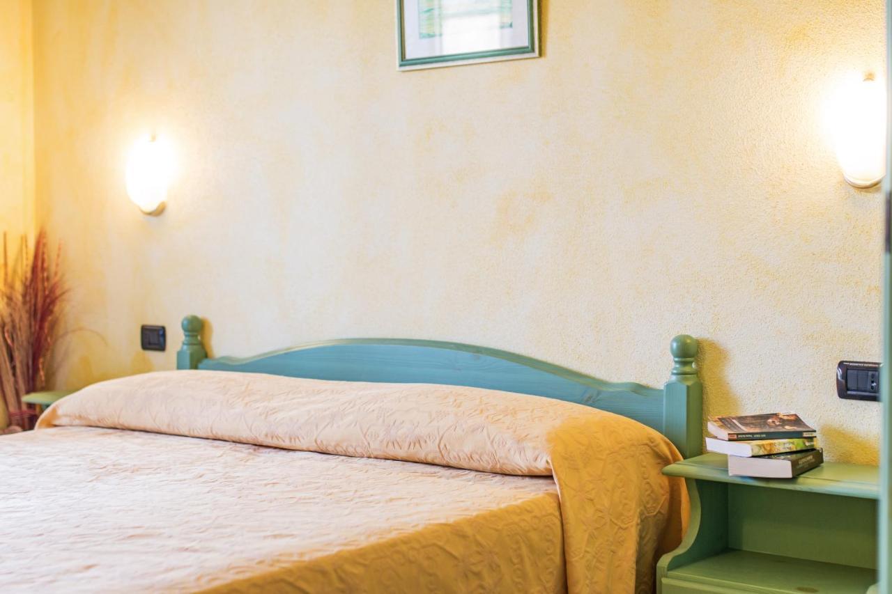 Residenza Gli Ontani Hotel Orosei Bagian luar foto