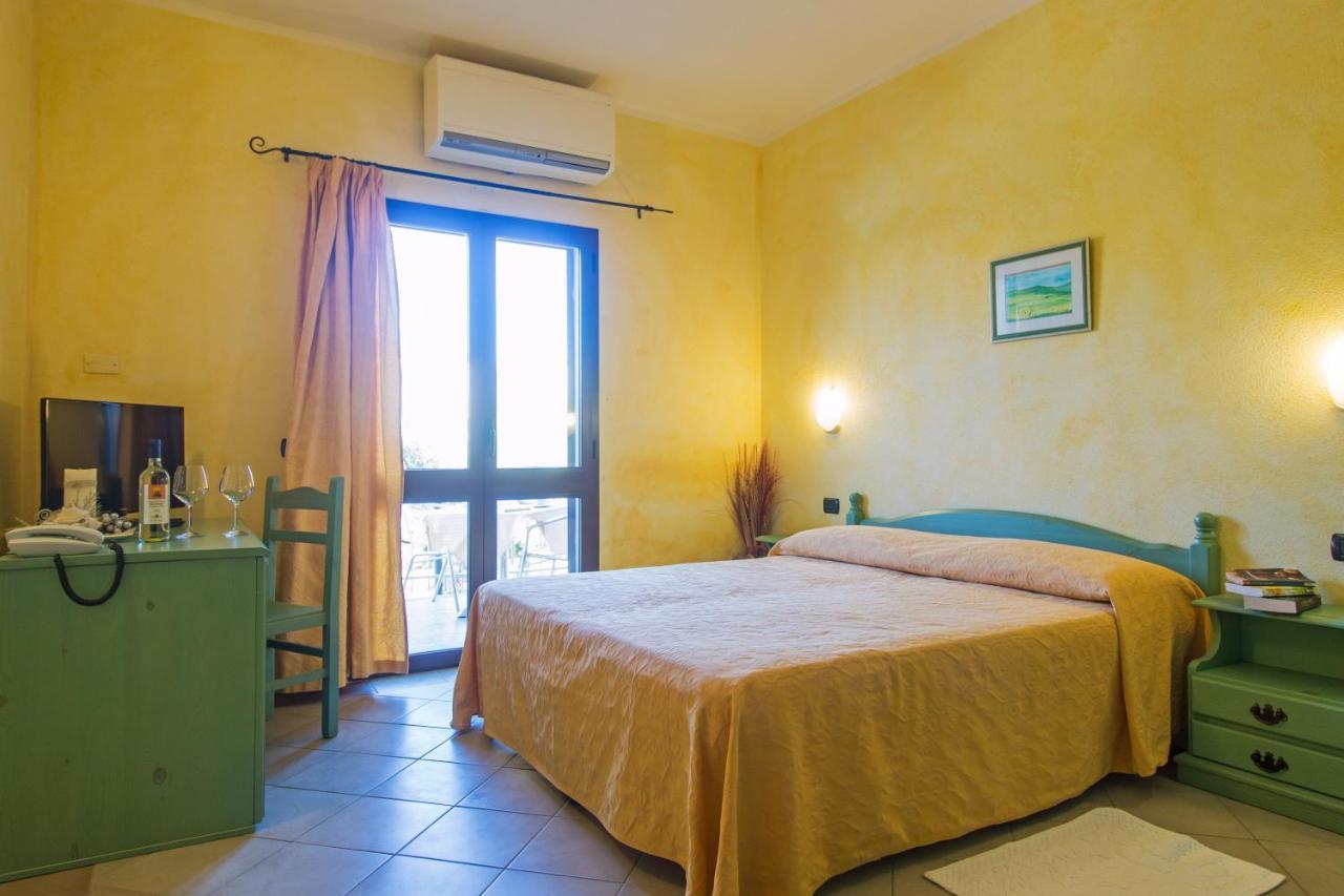 Residenza Gli Ontani Hotel Orosei Bagian luar foto